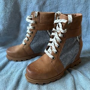 Sorel Wedge Bootie Grey Felt and Camel